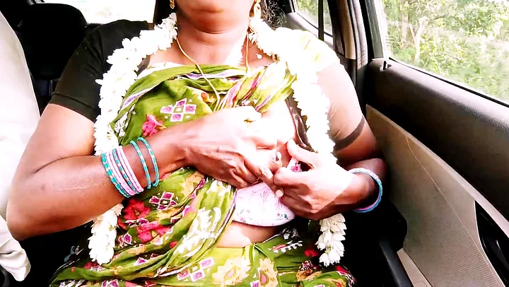 Dirty talk from Indian bhabhi with big boobs & ass in car sex video
